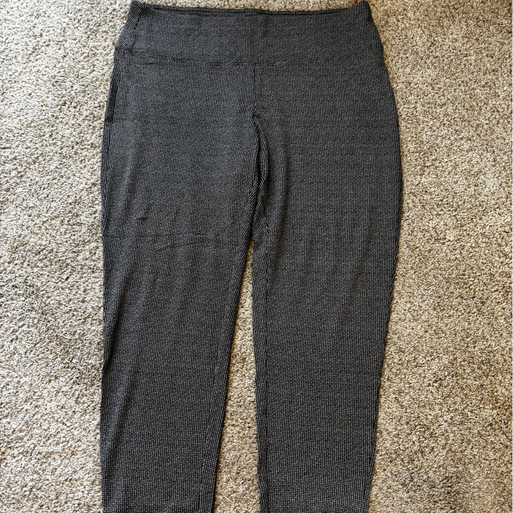 J. Jill Black and White wearever pull on Textured Pants, large, stretch